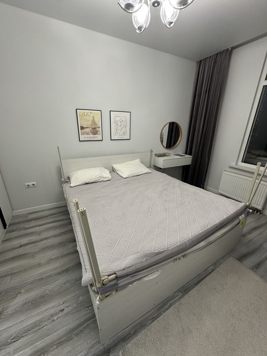 Кровать с матрасом