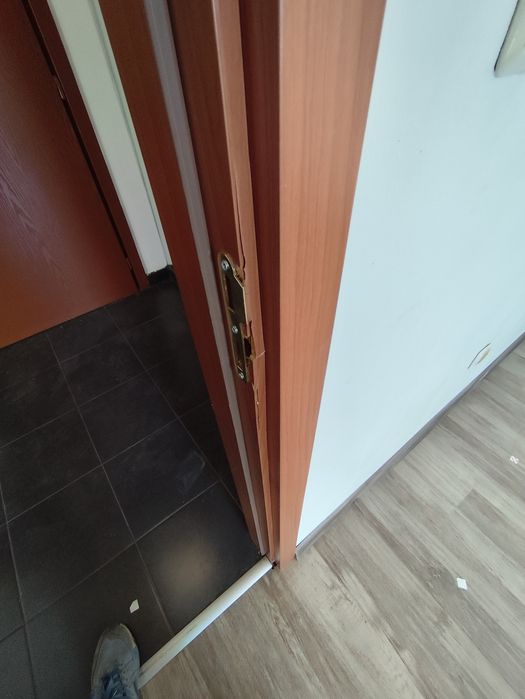 Интериорна врата с каса