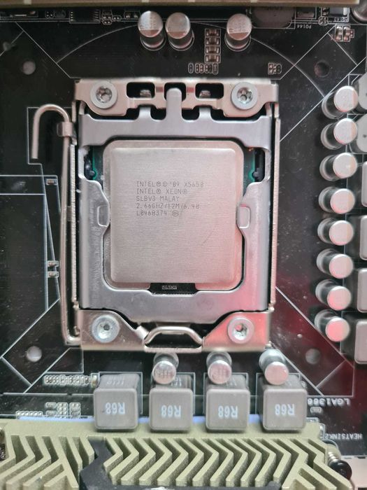 Kit  Asus X58 Sabertooth + Xeon X5650 12 nuclee + 24gb ddr3 Corsair