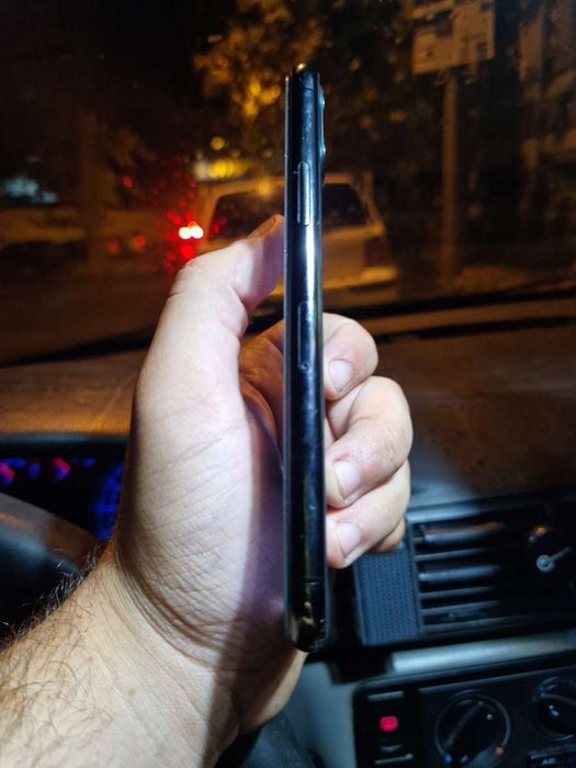 Vând iPhone 11 pro