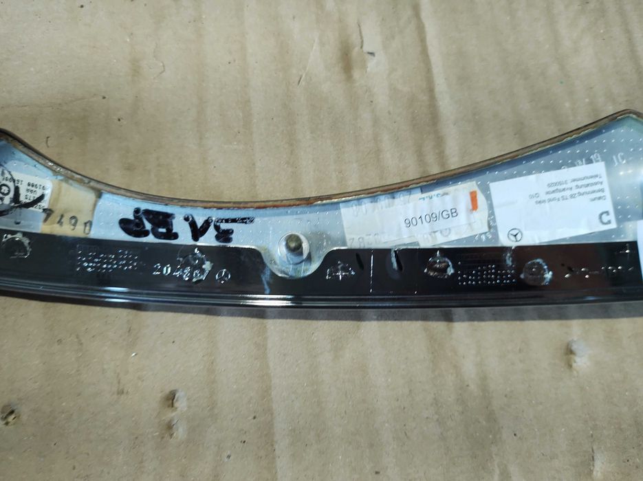 Декоративна Лайсна Задна Лява Врата Mercedes E class W211 V6 Tmodel