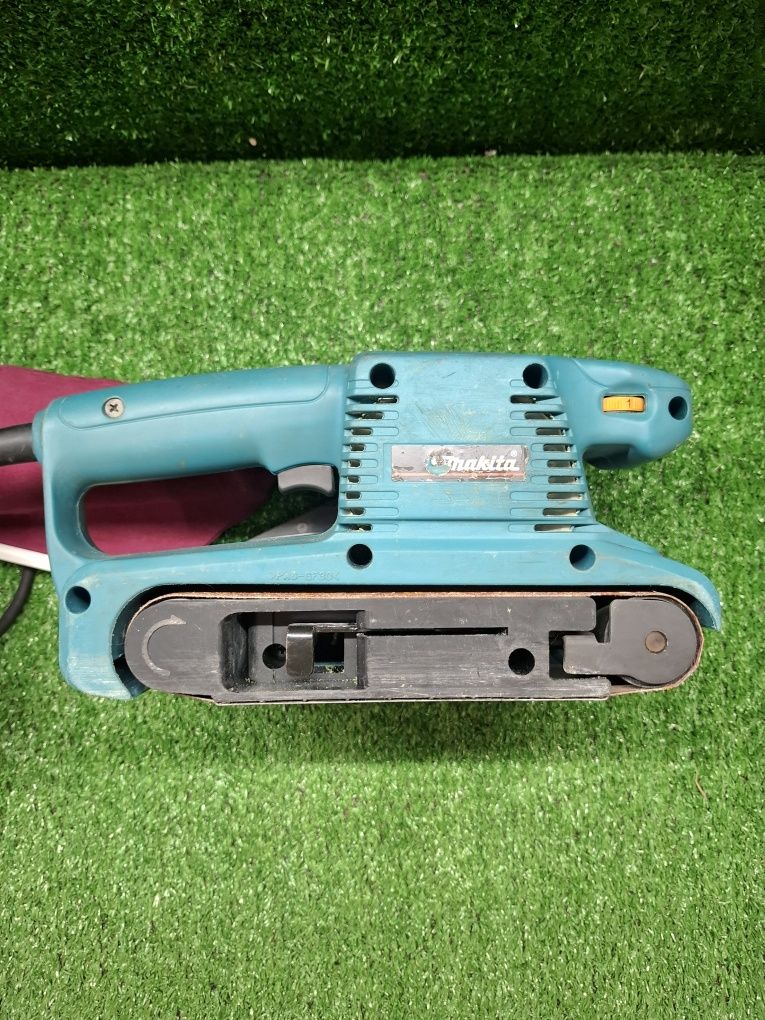 Лентов шлайф Makita 9911 с регулаж на оборотите