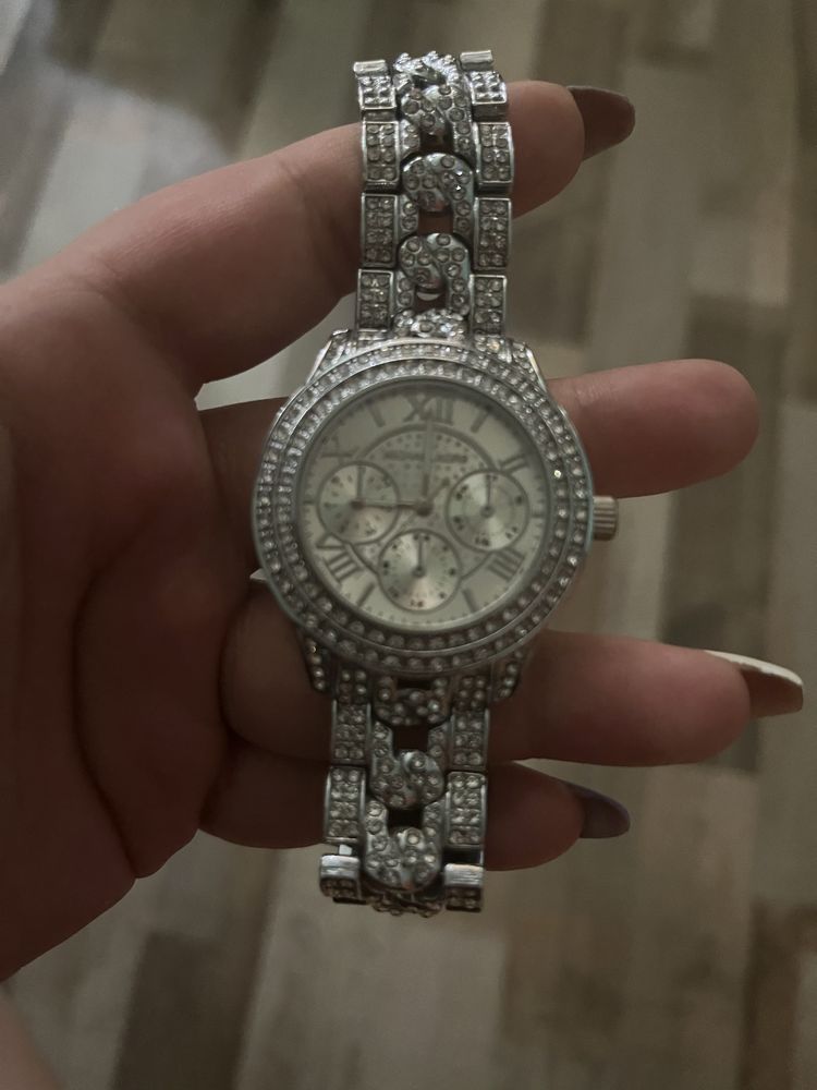 Часовник Michael Kors