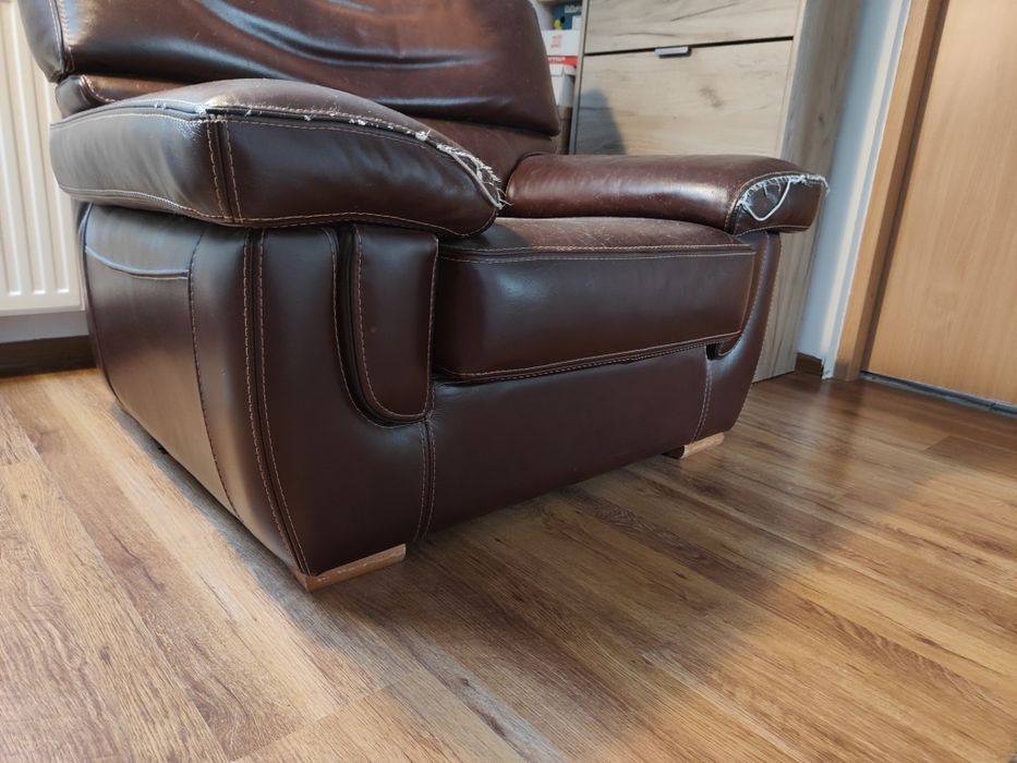 Fotoliu piele naturala masivă.