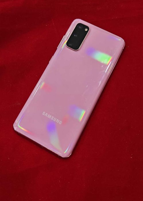 ***Петно на екрана*** Samsung Galaxy S20 5G 128GB