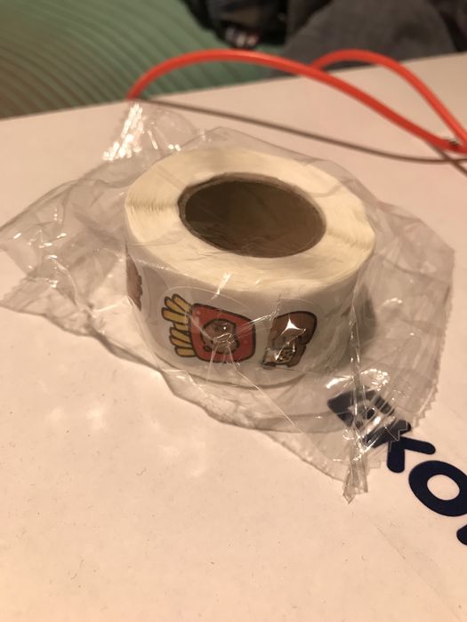 Стикери 500 броя на ролка