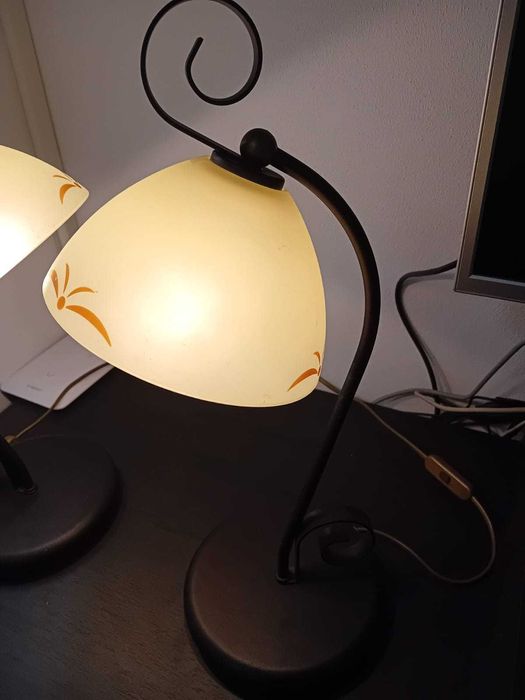 Set 2 veioze deosebite. Pret 300 lei fix