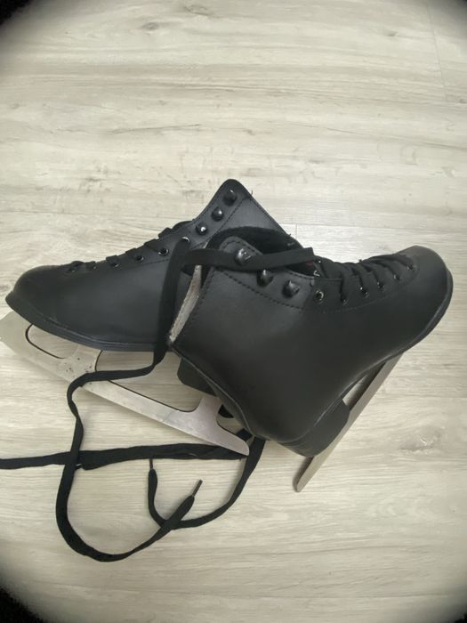 Коньки 35-размер в новом состояние. За 5000 тенге