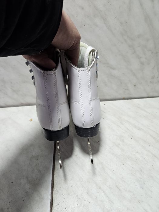 Patine 80 gheata patinaj artistic DBX  marime  30  ( 19  cm)