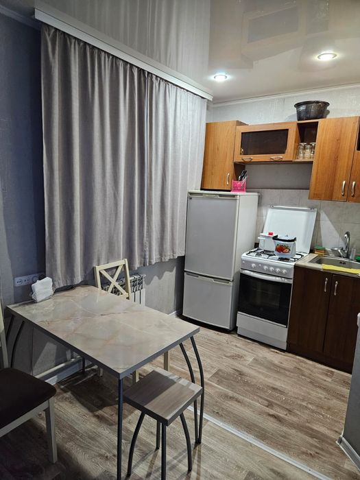 2-комнатнаяКосмонавтов7, командировачным,приезжим