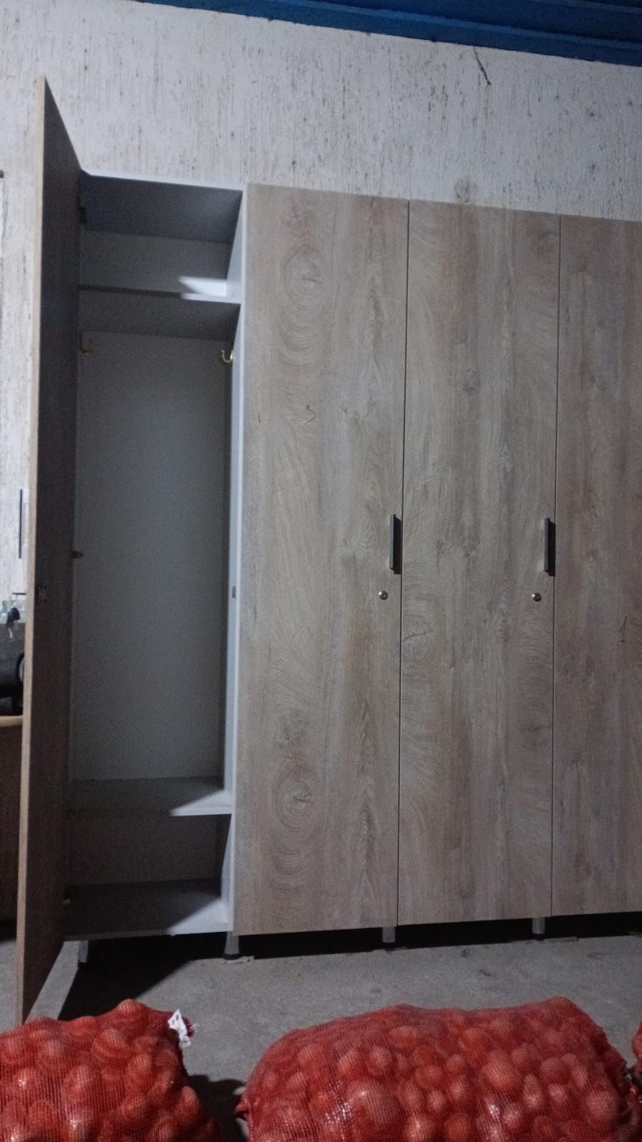 Продам шкаф раздевалку