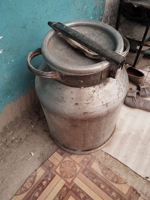 Plak  satiladi 100 000 swm