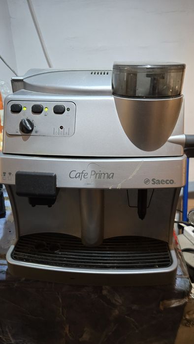 Aparat de cafea cu boabe Saeco