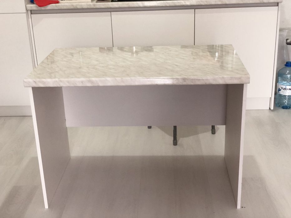 Стол  для компьютера