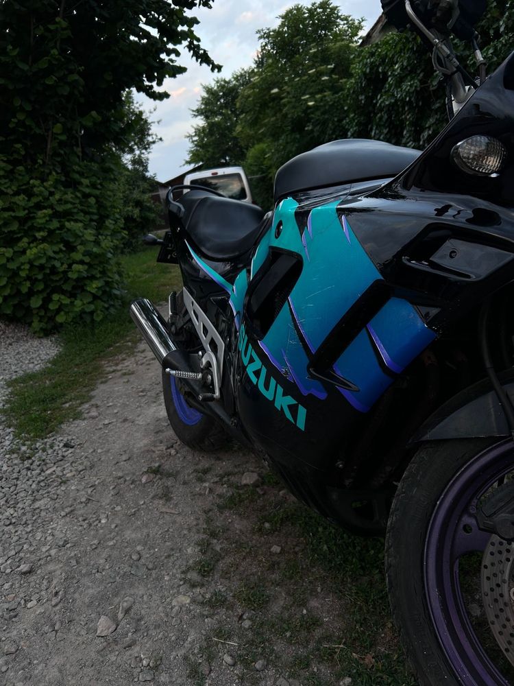 Suzuki GSX 600  cmc 1993