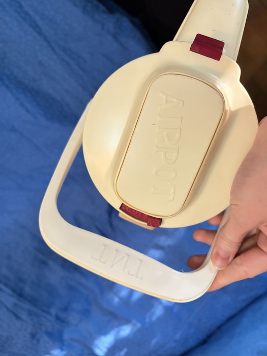 Продам термосы новые