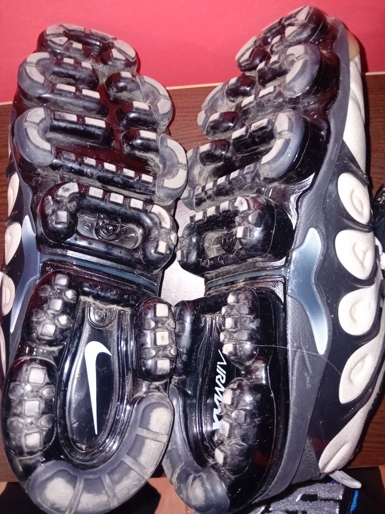 Продават се nike vapormax plus,без кутия!