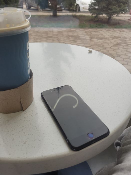 Айфон се iPhone se