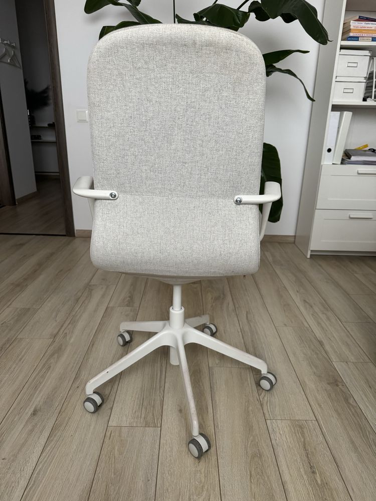 Vând scaun de birou Ikea