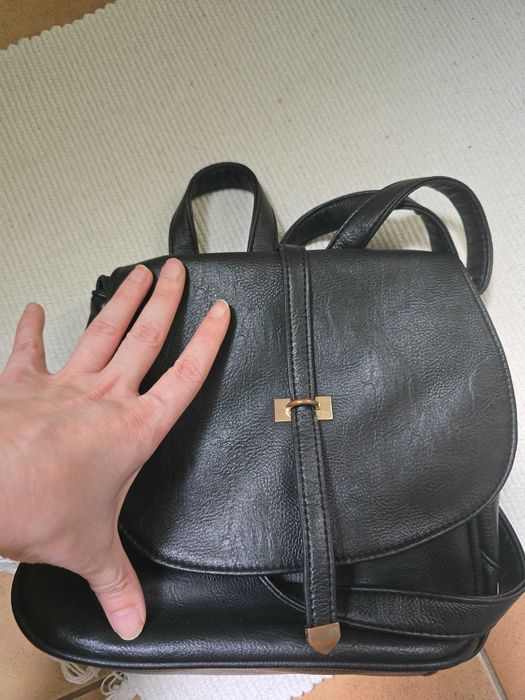 Geanta neagra tip postas