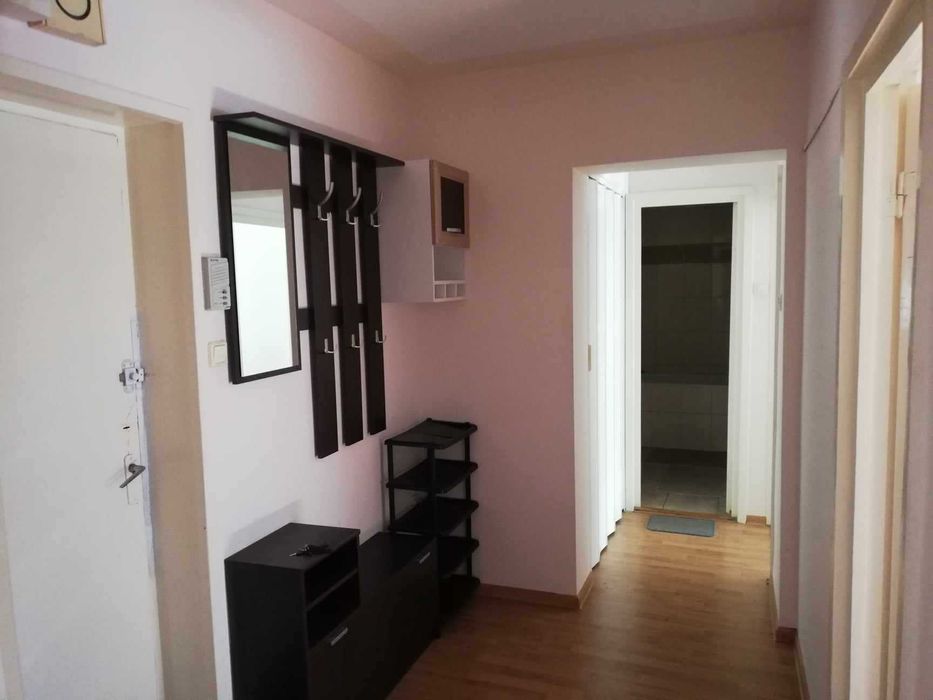 apartament cu 2 camere decomandat