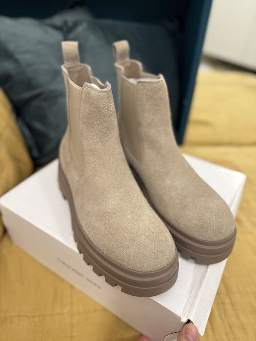 Calvin Klein Jeans Lugged Chelsea cizme piele intoarsa marimea 42 bej