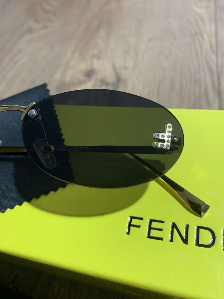 Ochelari soare Fendi