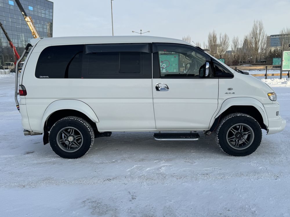 Делика- 3.0, бензин, Delica