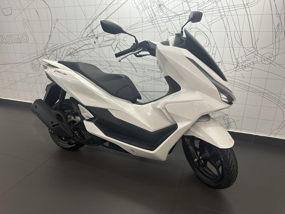 Vand scooter Honda PCX - nou 0 km