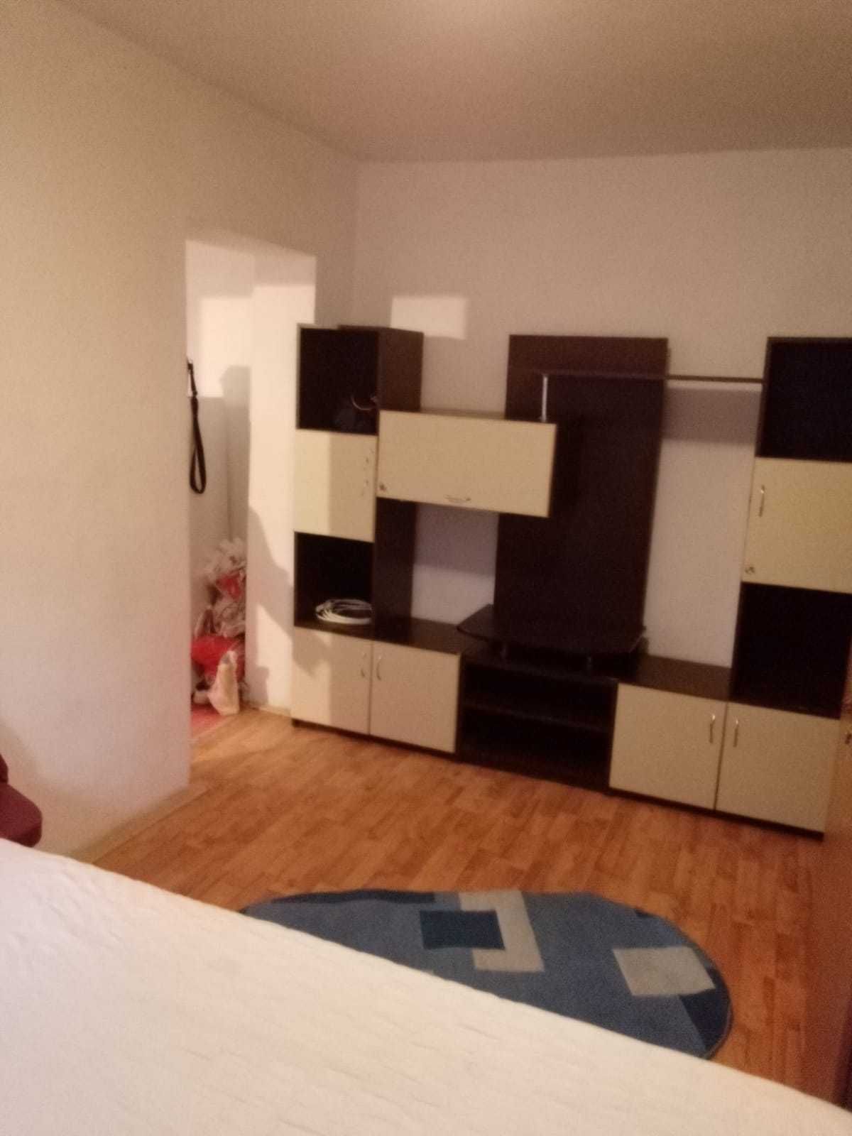 Garsoniera de închiriat