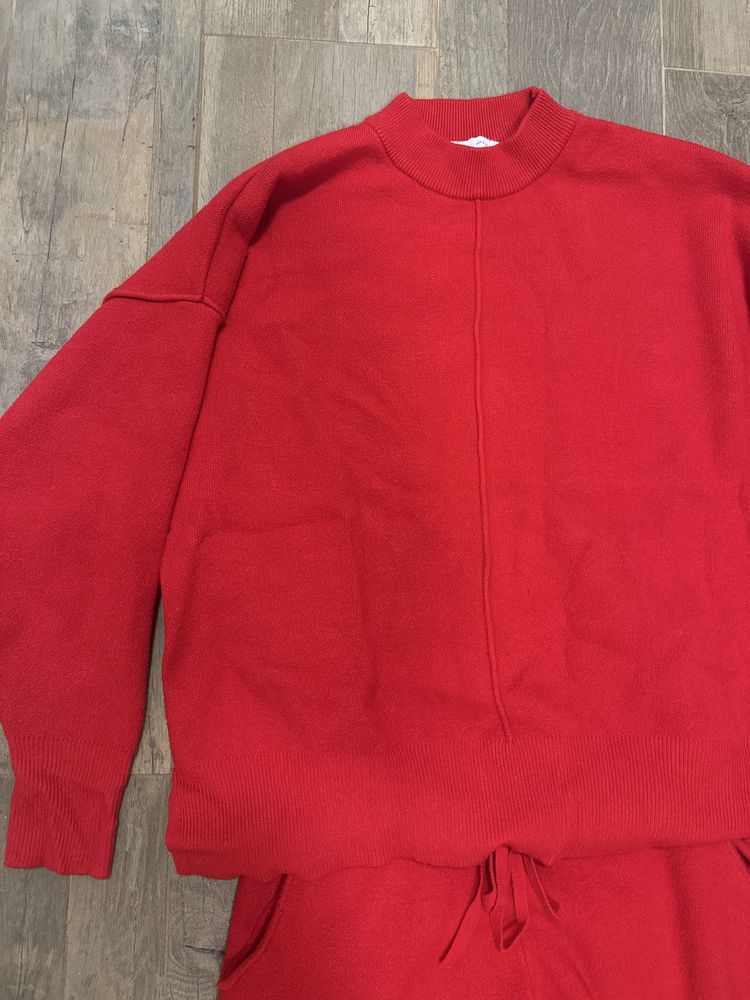 Червен комолект Zara