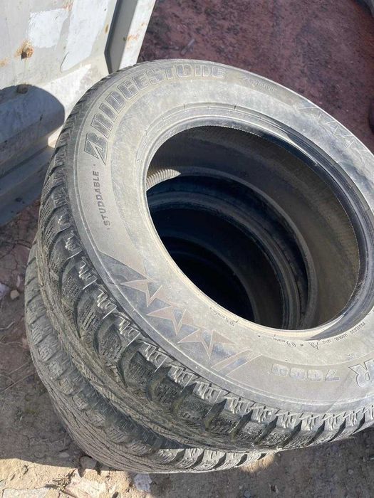 продам зимние шины б/у