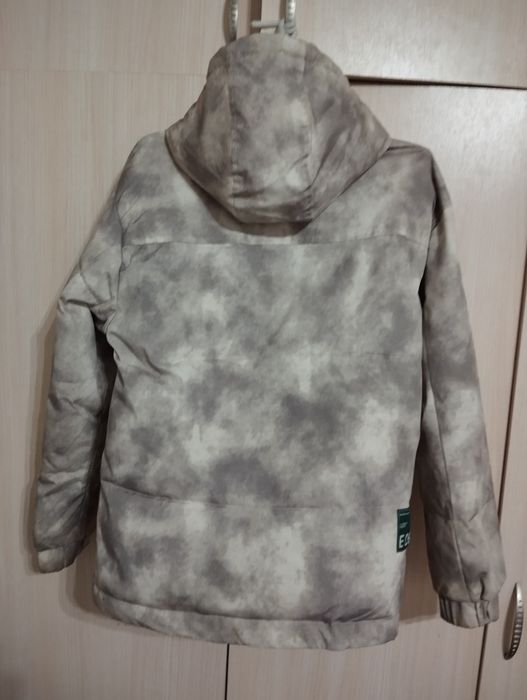 Куртка на мальчика пару раз одета как новая  возраст 15_16 лет