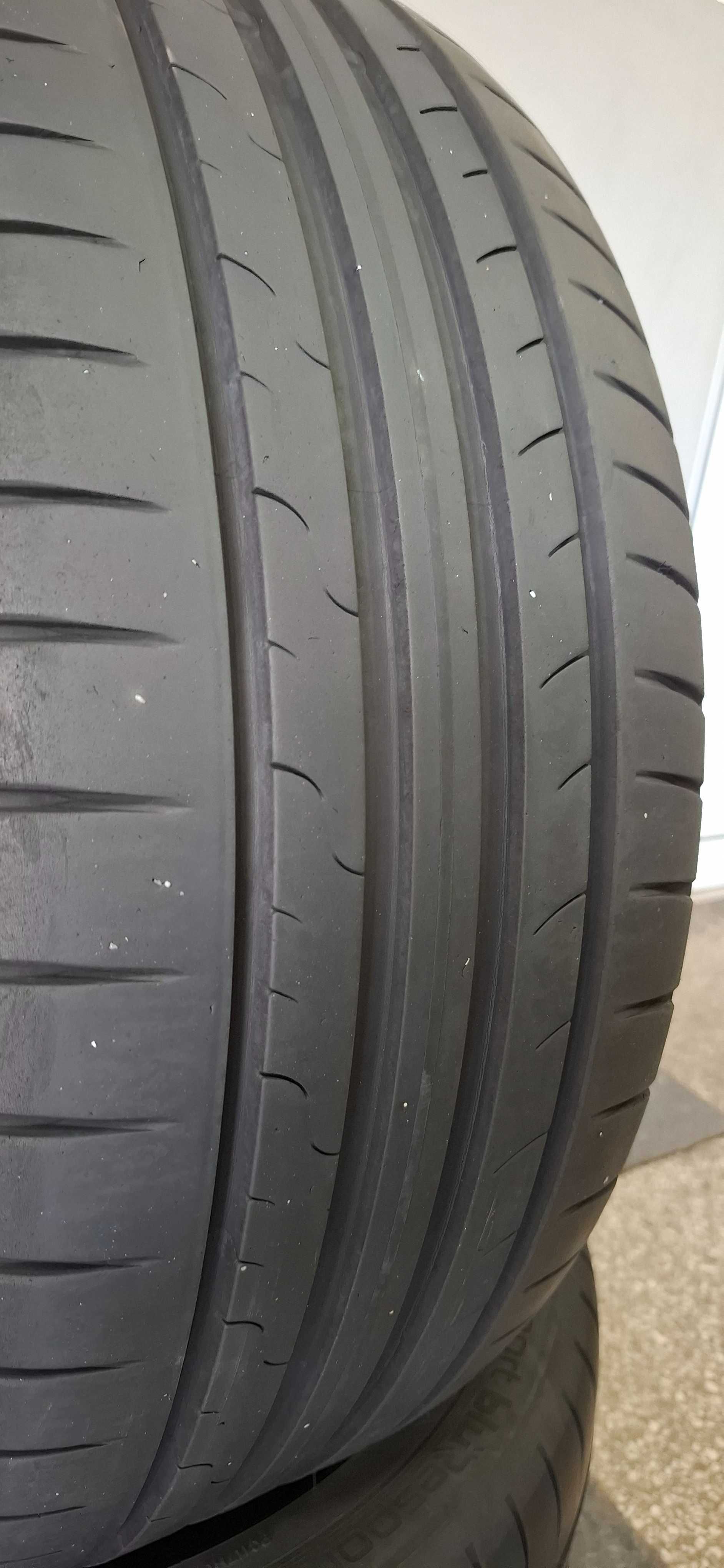2бр. 225/45/17 Dunlop 6.3mm грайфер, дот 23г. Безплатен монтаж