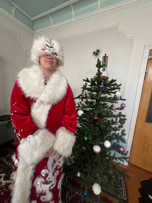 Sotiladi yoki ijaraga beriladi: Qorbobo va Qorqiz kostyumlari