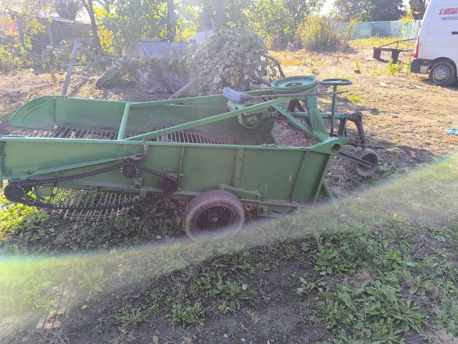 Mașină scos cartofi 2 rânduri , stare perfecta