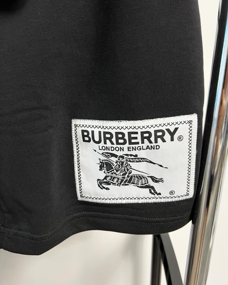 Compleu BURBERRY calitate 2024