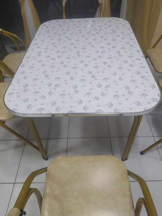 Стол и стулья 6шт стулья