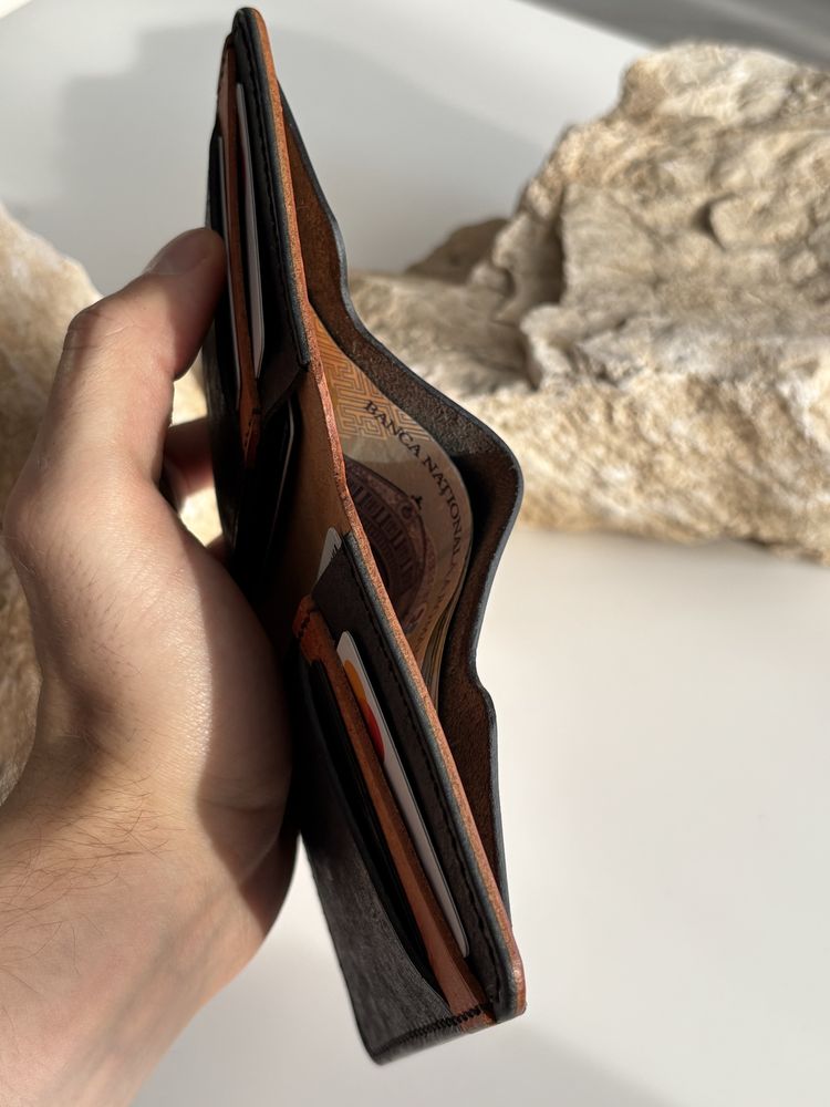 Portofel din piele naturala realizat manual