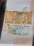 Vad 2 bancnote de 1000 lei