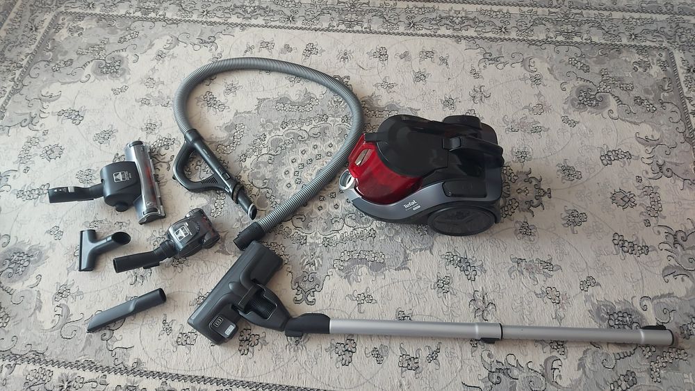 Пылесос фирмы Tefal с 6 насадками
