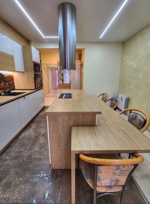 Дава се под наем Тристаен апартамент в София, Център - 90 кв.м за 1475 € - Снимка #2