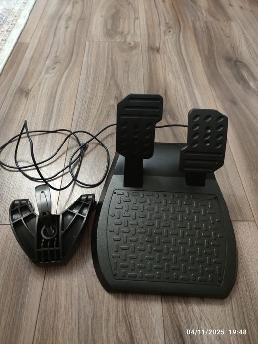 Volan Thrustmasters TMX Force Feedback