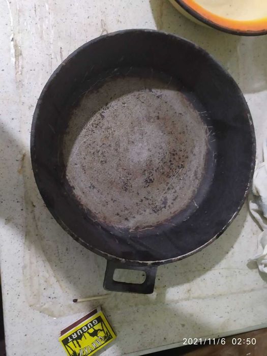 Сковороды продаются, две штуки