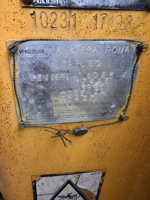 Buldoexcavator articulat Venieri 10.23 C