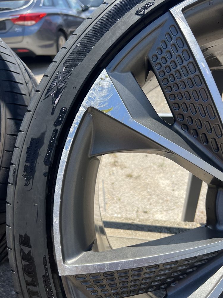 Продавам комплект 22-цола AUDI* VW*джанти с гуми Westlake 285/35ZR22