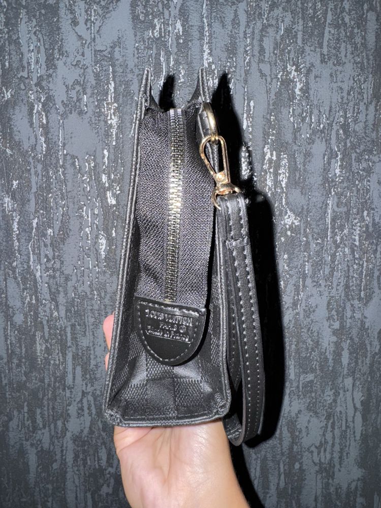 Чанта на Louis Vuitton