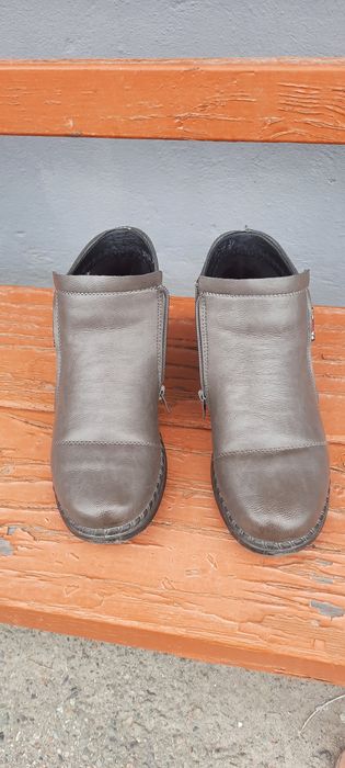 Продаётся женская обувь