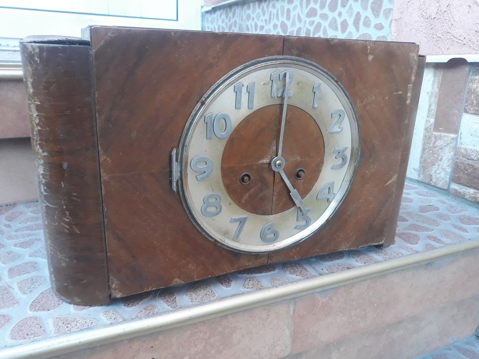 Стар немски часовник без махало