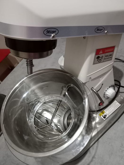 Стационарный миксер